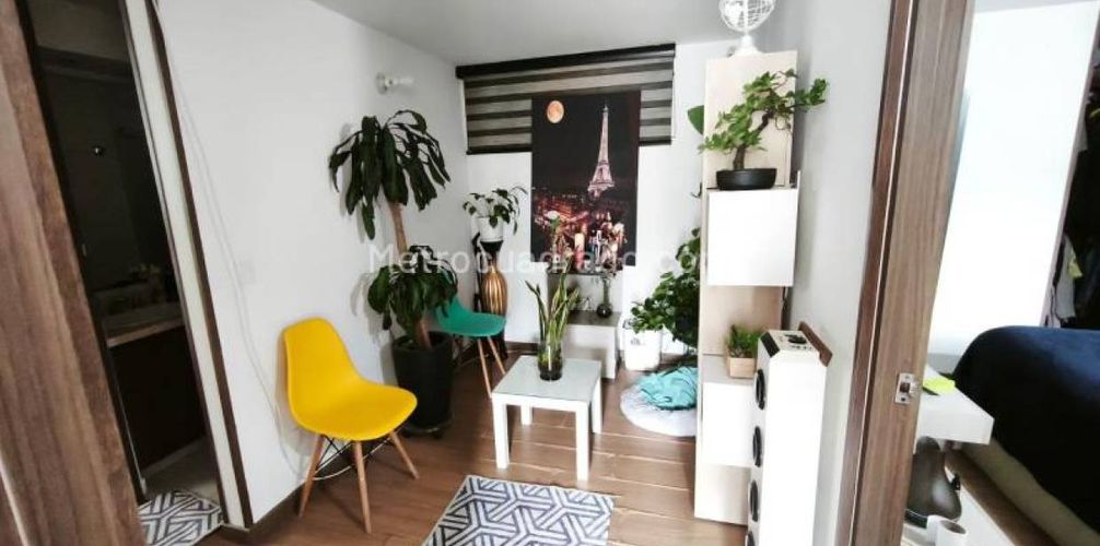 Apartamento de 3 alcobas en venta en Bavaria, Bogotá, 77 m² · foto 10 de 17