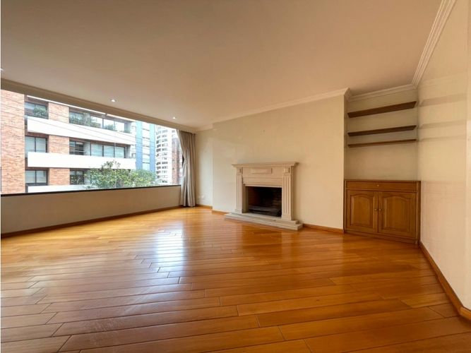 Apartamento de 3 alcobas en venta en Los Rosales, Bogotá, 180 m² · foto 3 de 15