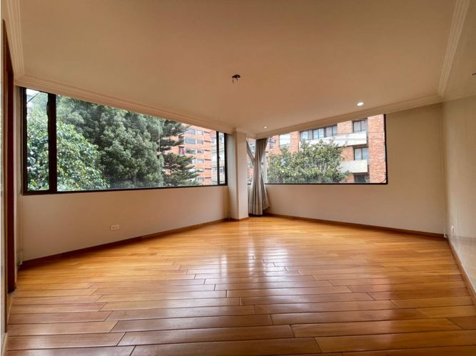Apartamento de 3 alcobas en venta en Los Rosales, Bogotá, 180 m² · foto 5 de 15