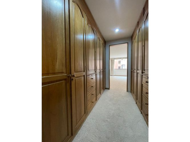 Apartamento de 3 alcobas en venta en Los Rosales, Bogotá, 180 m² · foto 7 de 15