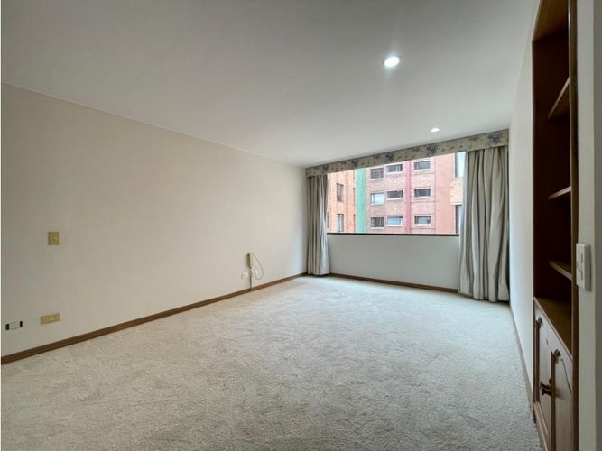 Apartamento de 3 alcobas en venta en Los Rosales, Bogotá, 180 m² · foto 11 de 15