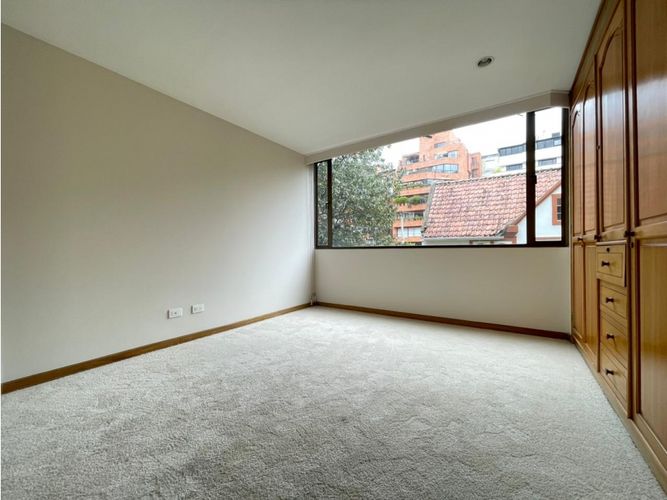 Apartamento de 3 alcobas en venta en Los Rosales, Bogotá, 180 m² · foto 13 de 15