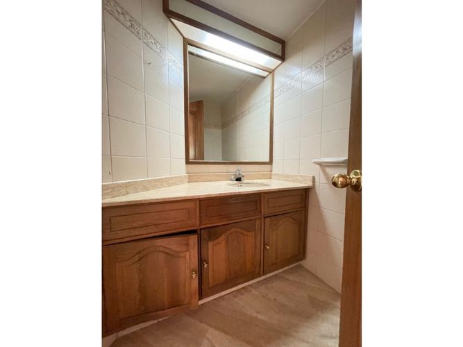 Apartamento de 3 alcobas en venta en Los Rosales, Bogotá, 180 m² · foto 14 de 15
