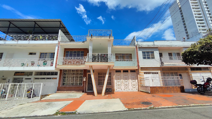 Casa de 11 alcobas en venta en San Alonso, Bucaramanga, 550 m² · foto 2 de 24