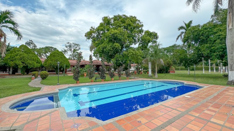 4BR Country House in El espinal for Sale - 4