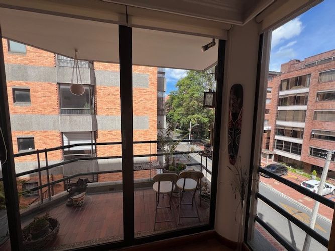 Apartamento de 3 alcobas en venta en La Carolina, Bogotá, 180 m² · foto 4 de 23