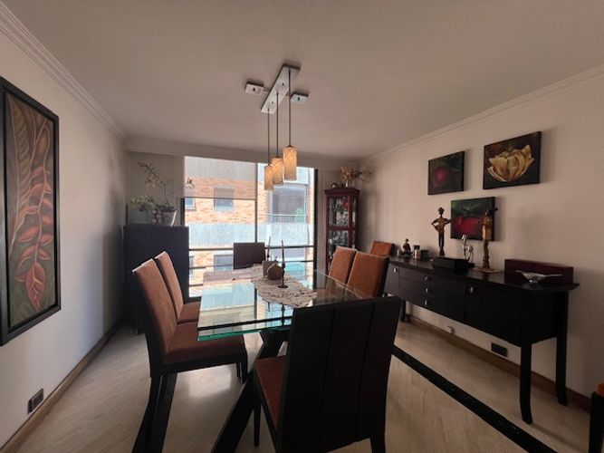Apartamento de 3 alcobas en venta en La Carolina, Bogotá, 180 m² · foto 8 de 23