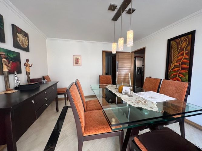 Apartamento de 3 alcobas en venta en La Carolina, Bogotá, 180 m² · foto 9 de 23