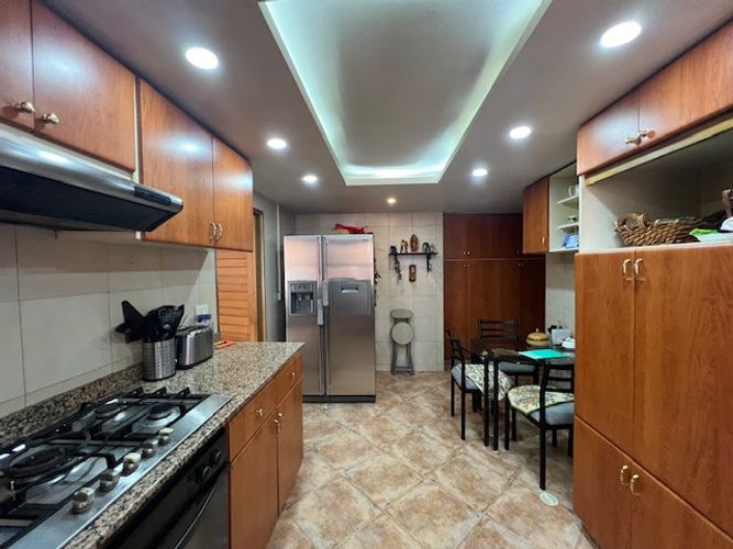 Apartamento de 3 alcobas en venta en La Carolina, Bogotá, 180 m² · foto 10 de 23