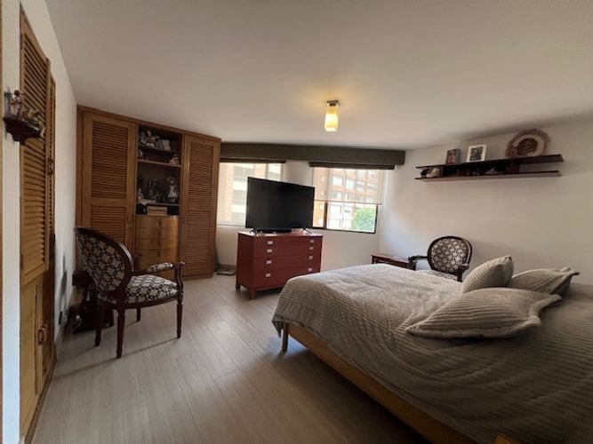 Apartamento de 3 alcobas en venta en La Carolina, Bogotá, 180 m² · foto 18 de 23