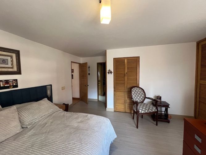 Apartamento de 3 alcobas en venta en La Carolina, Bogotá, 180 m² · foto 19 de 23