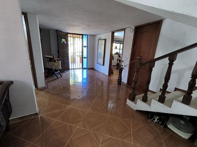 Casa de 18 alcobas en venta en Ruitoque, Piedecuesta, 440 m² · foto 4 de 24