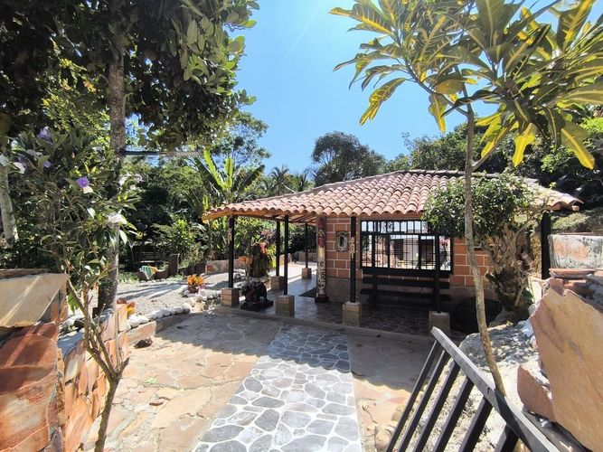 Casa de 18 alcobas en venta en Ruitoque, Piedecuesta, 440 m² · foto 20 de 24