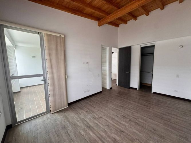 Casa de 4 alcobas en venta en El Porvenir, Rionegro, 220 m² · foto 13 de 24