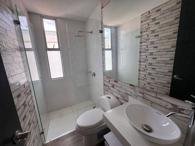 Casa de 4 alcobas en venta en El Porvenir, Rionegro, 220 m² · foto 17 de 24
