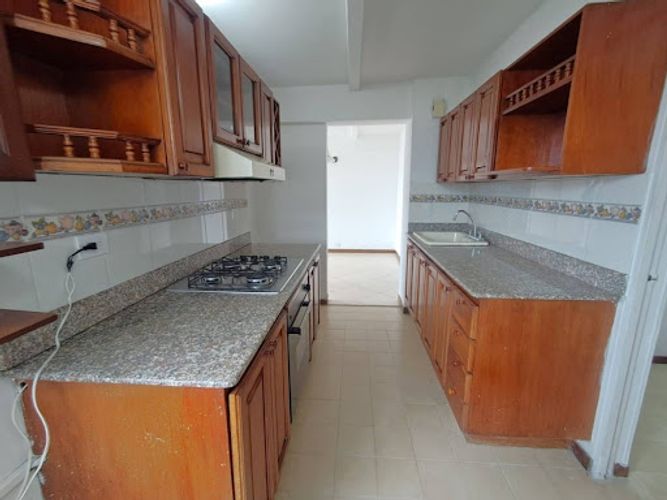 Apartamento de 3 alcobas en arriendo en Calasanz, Medellín, 76 m² · foto 3 de 17