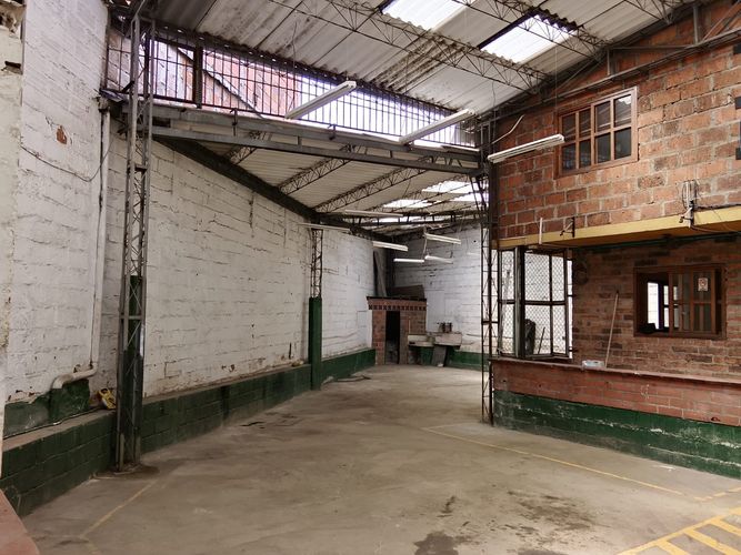 Bodega en arriendo en Belén, Medellín, 350 m² · foto 23 de 24