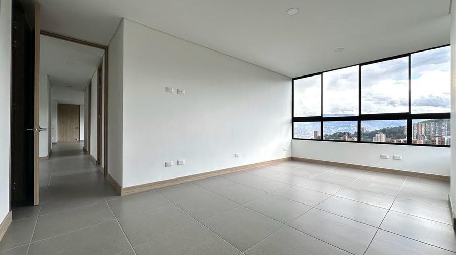Apartamento de 3 alcobas en arriendo en El Poblado, Medellín, 127 m² · foto 2 de 12