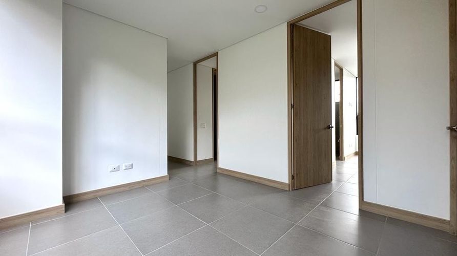 Apartamento de 3 alcobas en arriendo en El Poblado, Medellín, 127 m² · foto 4 de 12
