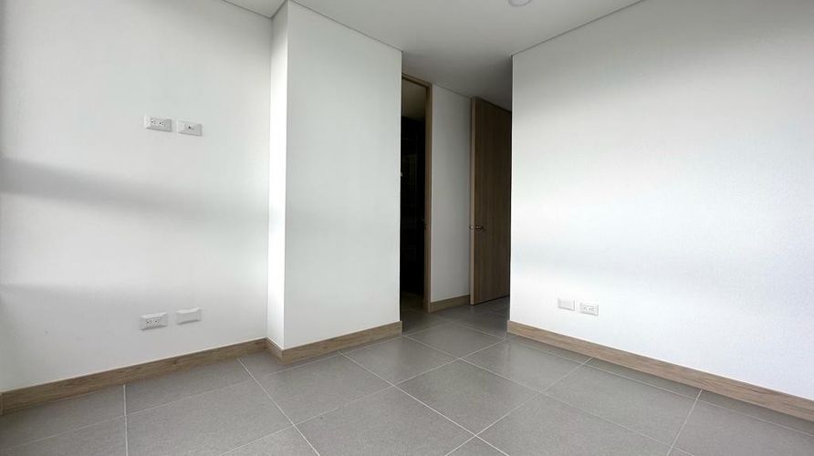 Apartamento de 3 alcobas en arriendo en El Poblado, Medellín, 127 m² · foto 6 de 12
