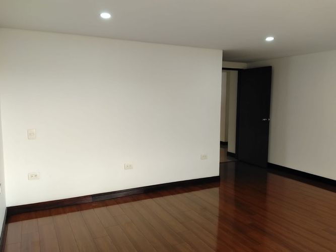 Apartamento de 4 alcobas en arriendo en El Poblado, Medellín, 295 m² · foto 10 de 20