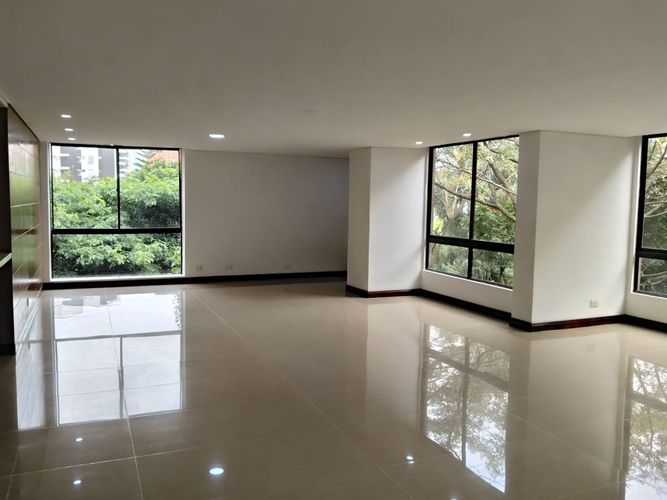 Apartamento de 4 alcobas en arriendo en El Poblado, Medellín, 295 m² · foto 4 de 20
