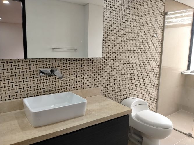 Apartamento de 4 alcobas en arriendo en El Poblado, Medellín, 295 m² · foto 18 de 20