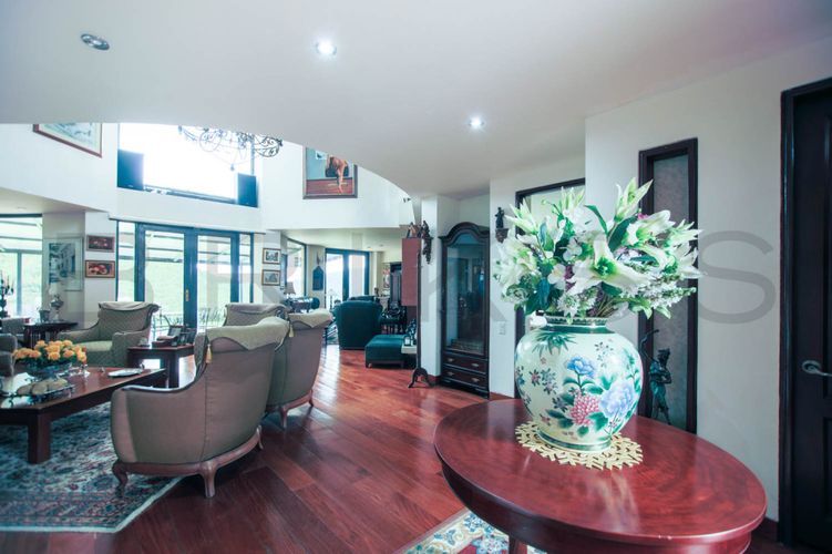 Casa de 4 alcobas en venta en Aposentos, Sopó, 720 m² · foto 2 de 24