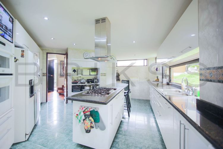 Casa de 4 alcobas en venta en Aposentos, Sopó, 720 m² · foto 4 de 24