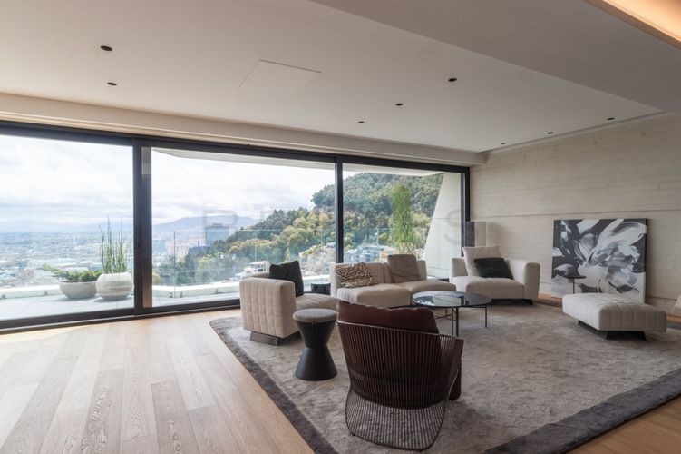 Apartamento en venta en El Refugio, Bogotá · foto 2 de 24