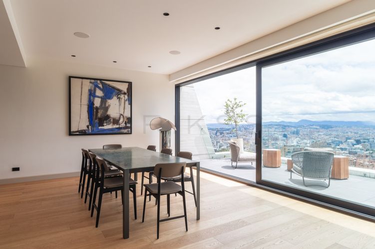 Apartamento en venta en El Refugio, Bogotá · foto 3 de 24