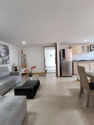 Apartamento en arriendo en Loma De San Jose, Sabaneta · foto 2 de 17