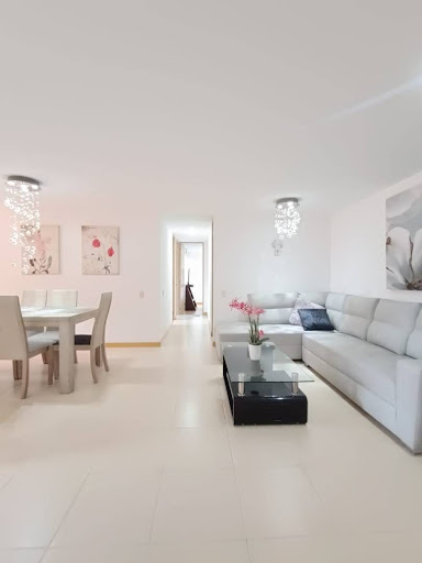 Apartamento en arriendo en Loma De San Jose, Sabaneta · foto 4 de 17