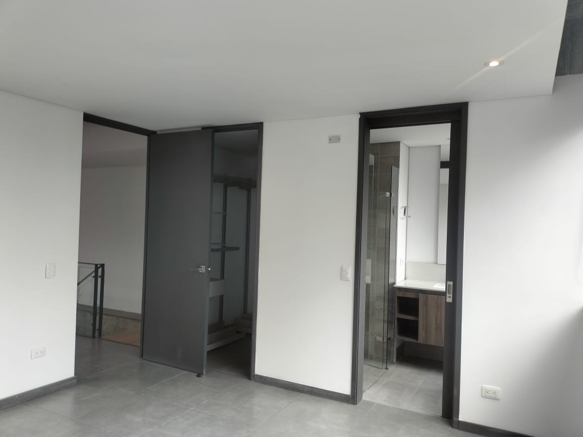 Apartamento en arriendo en El Poblado, Medellín · foto 16 de 19