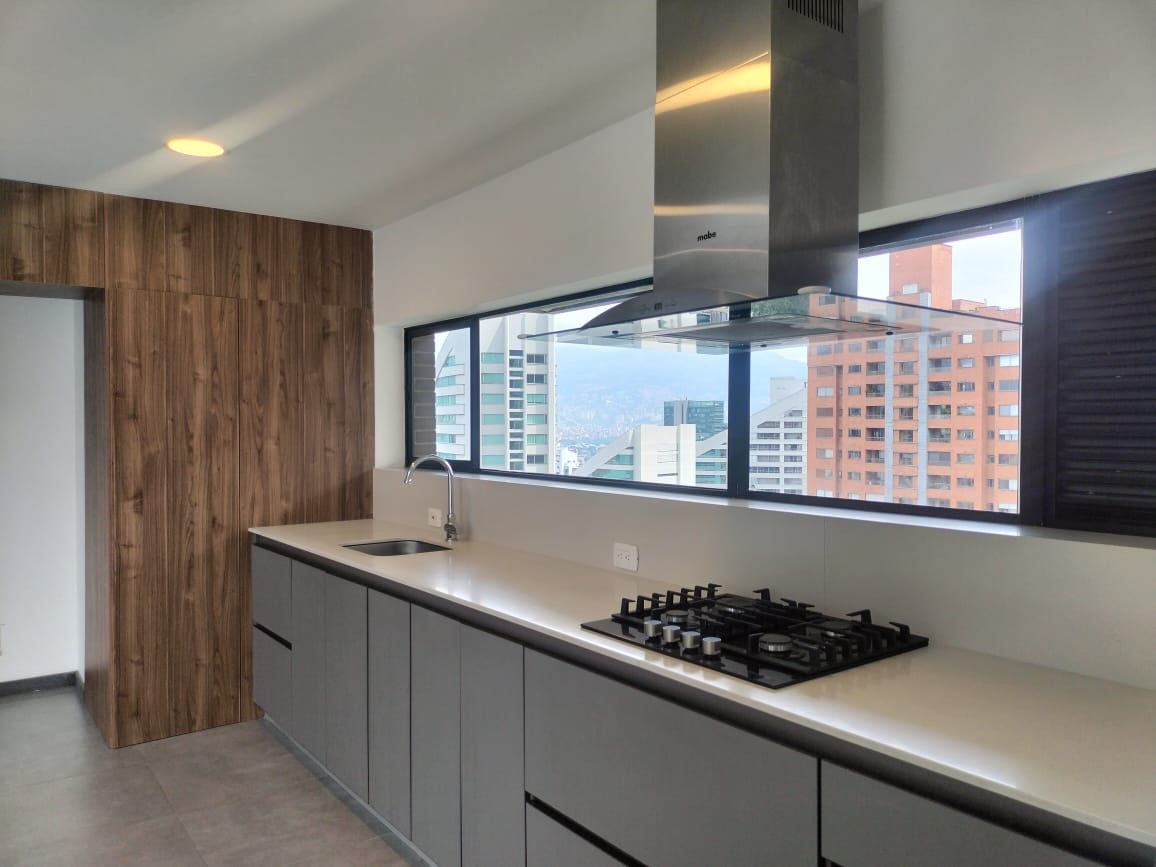 Apartamento en arriendo en El Poblado, Medellín · foto 8 de 19