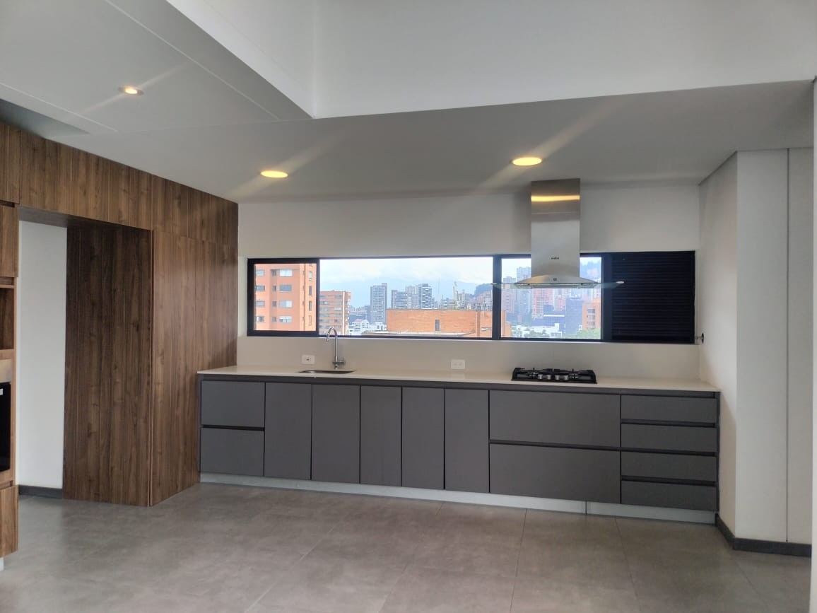 Apartamento en arriendo en El Poblado, Medellín · foto 5 de 19
