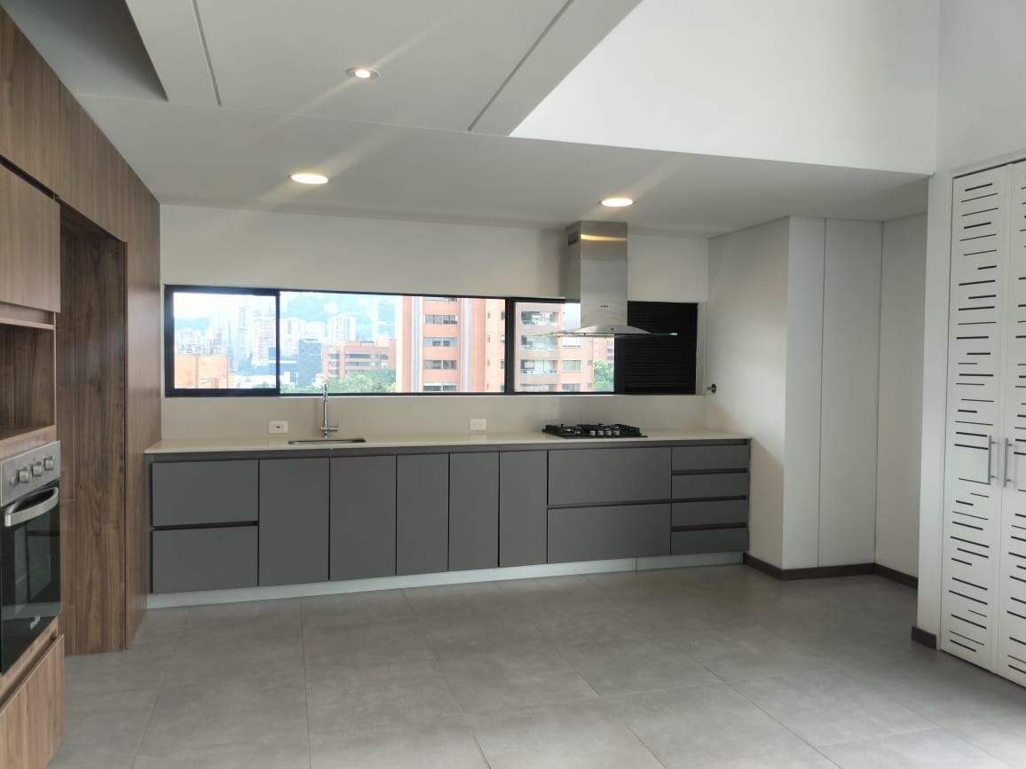 Apartamento en arriendo en El Poblado, Medellín · foto 6 de 19
