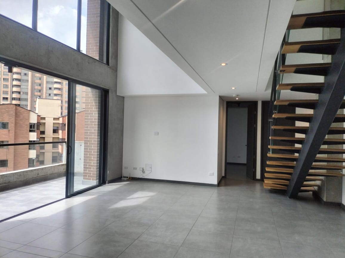 Apartamento en arriendo en El Poblado, Medellín · foto 3 de 19