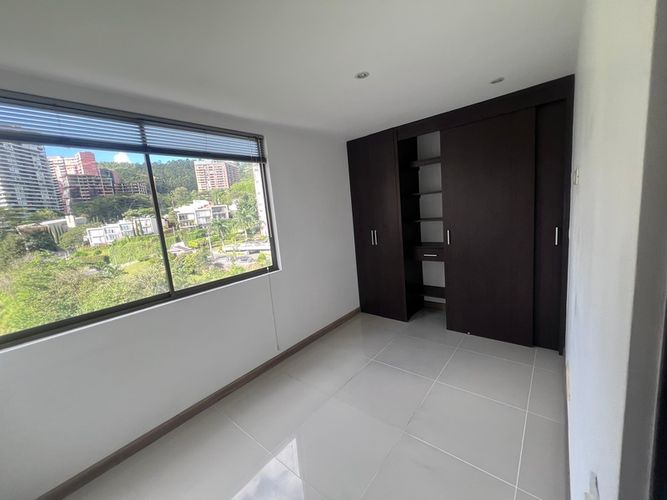 Apartamento de 2 alcobas en arriendo en Altos Del Poblado, Medellín, 72 m² · foto 5 de 12