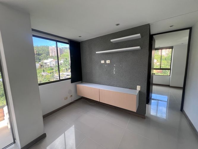 Apartamento de 2 alcobas en arriendo en Altos Del Poblado, Medellín, 72 m² · foto 6 de 12