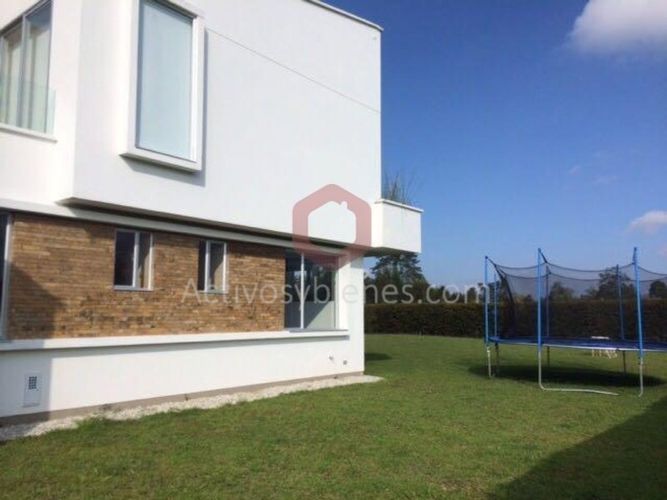Casa de 5 alcobas en venta en Llano Grande, Rionegro, 560 m² · foto 4 de 13