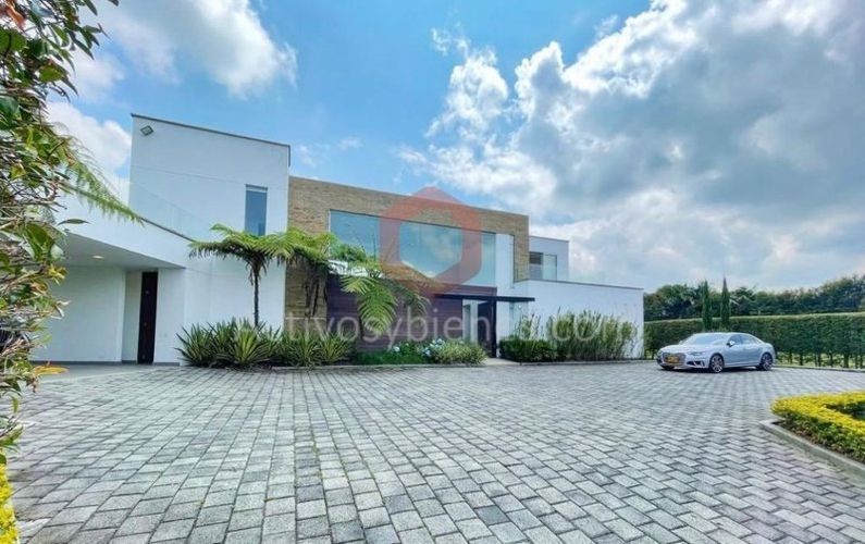 Casa de 5 alcobas en venta en Llano Grande, Rionegro, 560 m² · foto 5 de 13