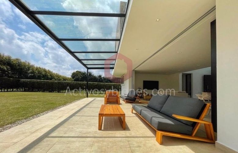 Casa de 5 alcobas en venta en Llano Grande, Rionegro, 560 m² · foto 12 de 13