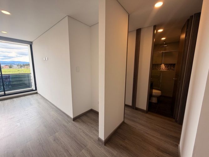 Apartamento de 2 alcobas en venta en Siberia, Cota, 98 m² · foto 9 de 17