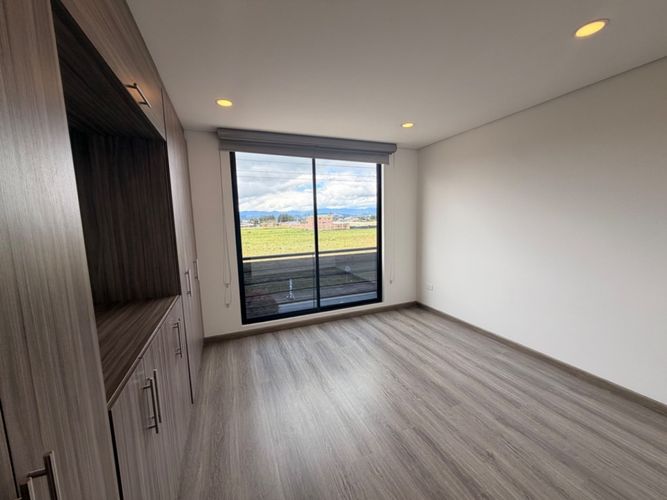 Apartamento de 2 alcobas en venta en Siberia, Cota, 98 m² · foto 11 de 17