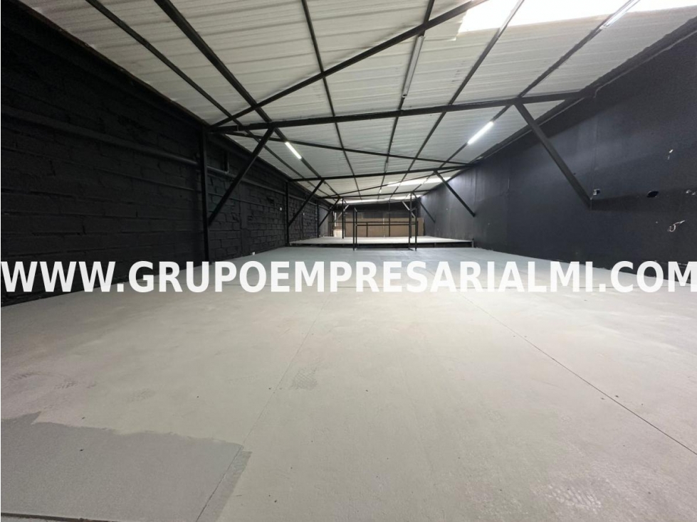Warehouse for sale in Belén, Medellín 5