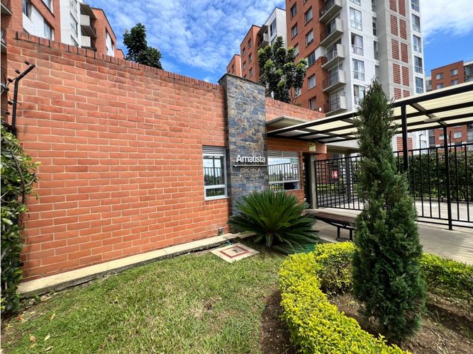Apartamento de 3 alcobas en venta en Ciudad Melendez, Cali, 60 m² · foto 1 de 18