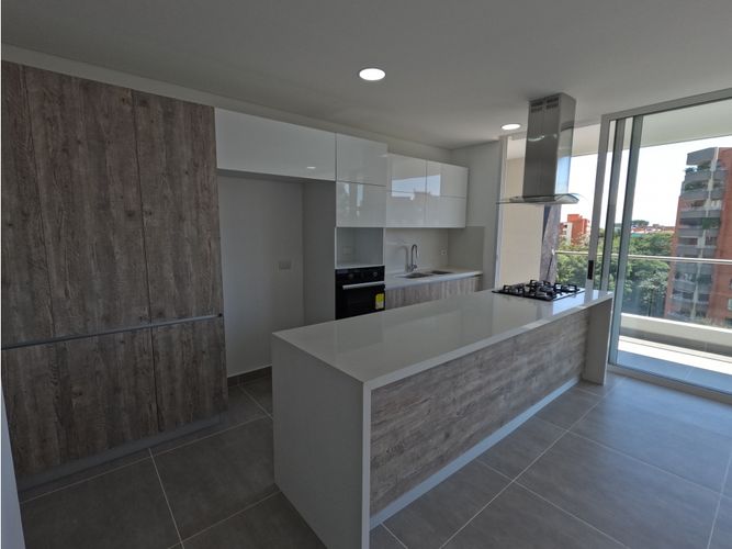 Apartamento de 3 alcobas en venta en Ciudad Jardin, Cali, 131 m² · foto 2 de 24