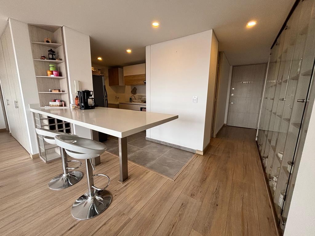 Apartamento en venta en Cedritos, Bogotá · foto 3 de 17