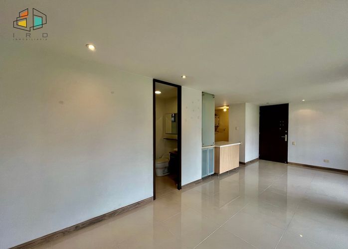 Apartamento de 2 alcobas en arriendo en Altos Del Poblado, Medellín, 72 m² · foto 10 de 24